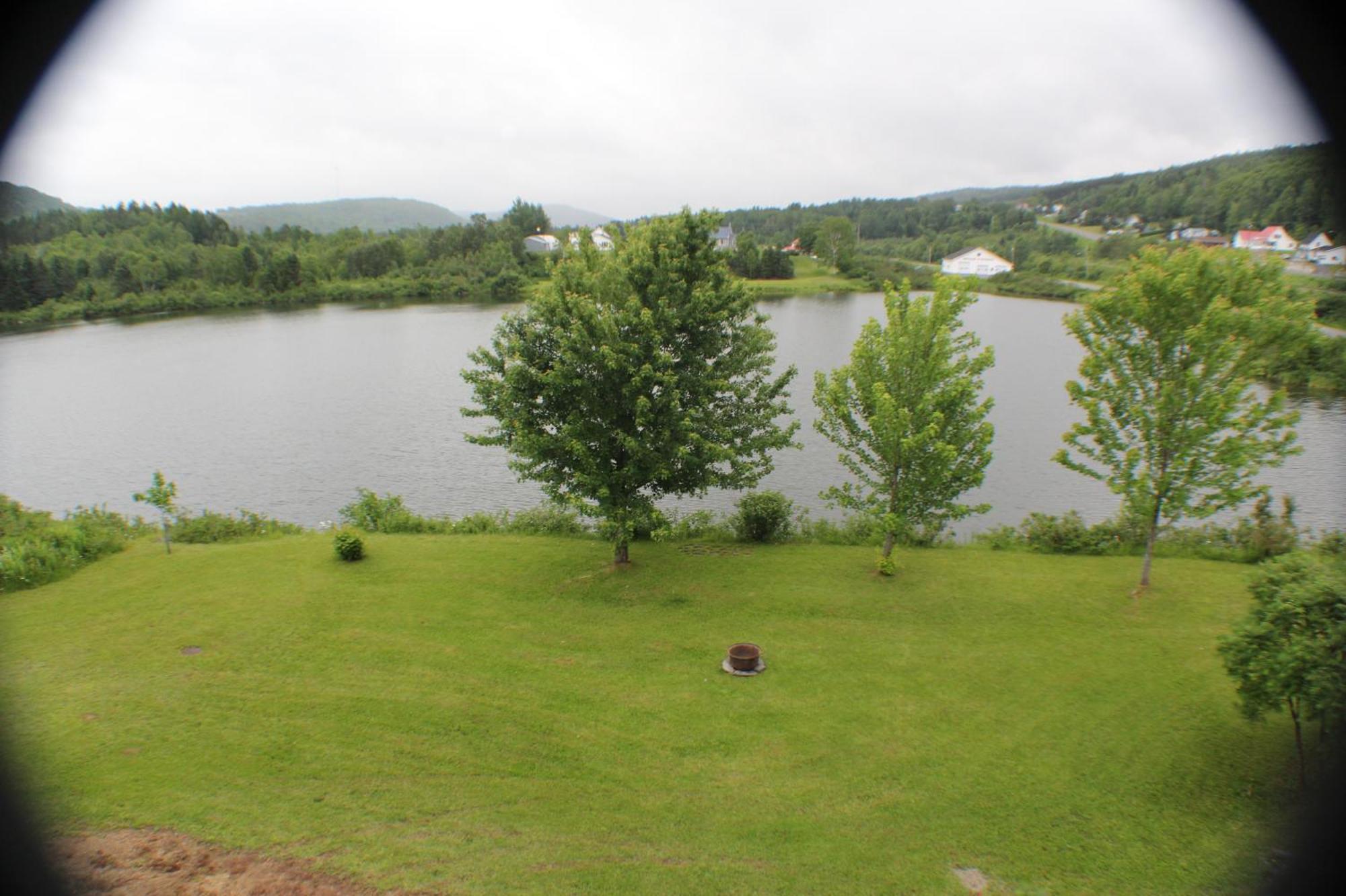 Manoir Des Lacs Lac Baker エクステリア 写真
